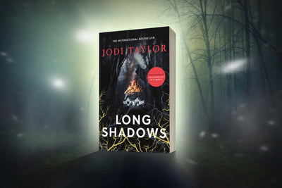 Long Shadows Book 3 in the Elizabeth Cage Series - Jodi Taylor
